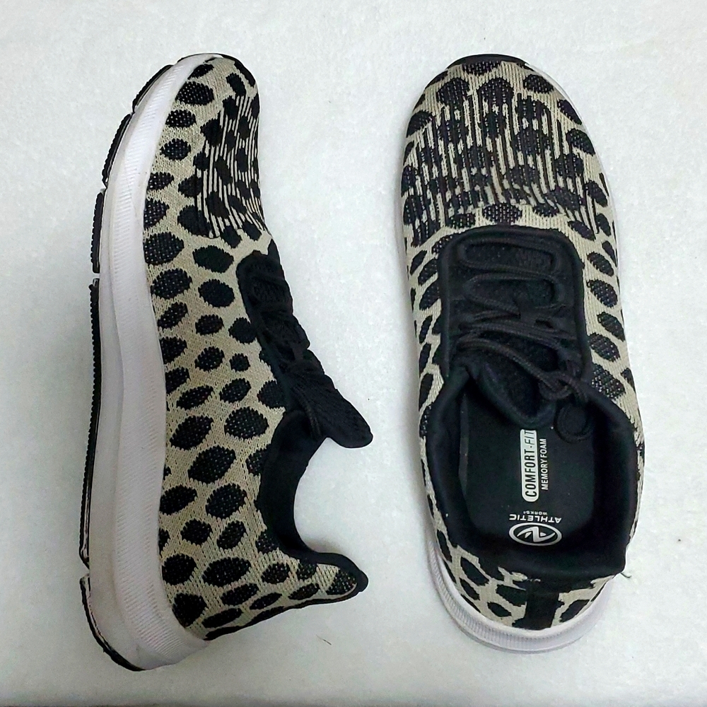 Athletic Works,size 8